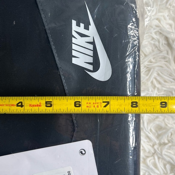 Nike Futura Square Lunch Bag, Black White, 6L - Picture 6 of 8